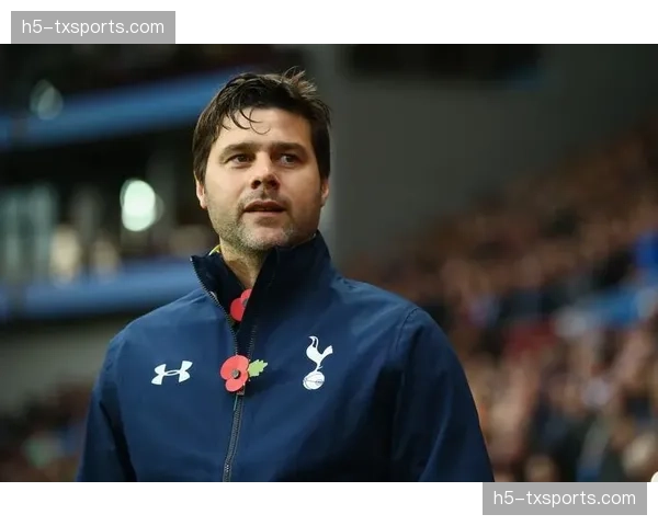 “冠军之心”艺术展在伦敦开幕，展出历代英超冠军奖牌与影像