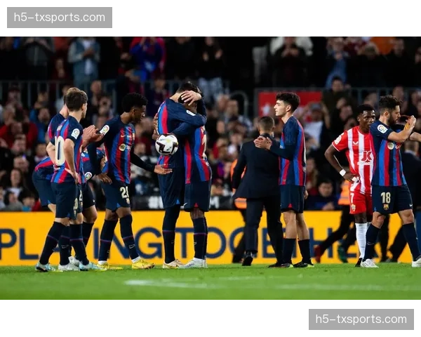 纪录片《西甲之声:现场解说员》播出,揭秘比赛日背后的声音故事 纪录片《西甲之声:现场解说员》播出,揭秘比赛日背后的声音故事